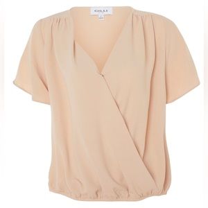 🚨GILLI Short Sleeve Surplice Blouse in Oatmeal colour - size L